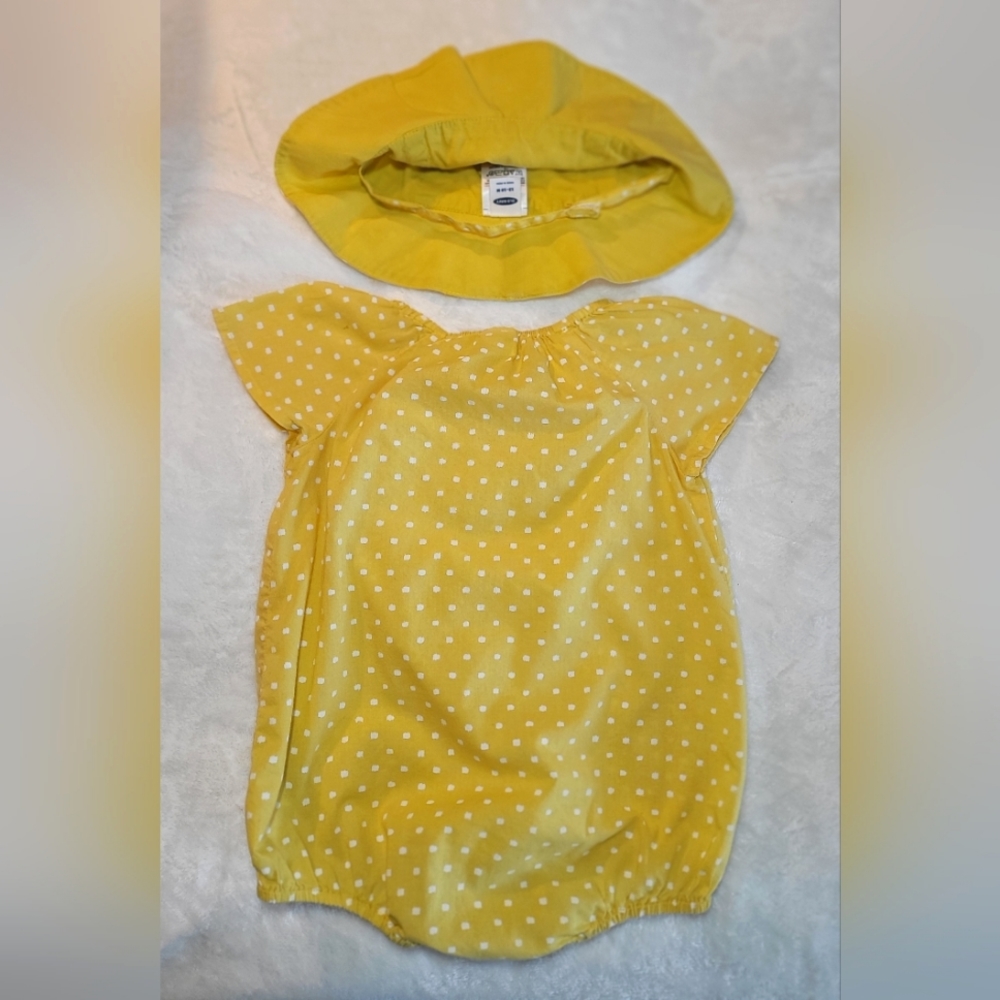 Old Navy Baby Girl Romper and Sun Hat - Picture 2 of 4